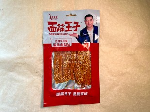 Кукурузные шарики со вкусом краба: Мучные полоски КРАСНЫЕ со вкусом пряной говядины 76 гр